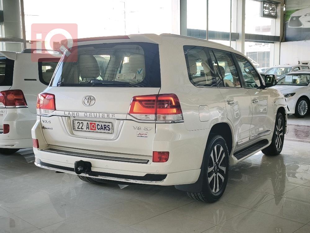 تويوتا لاندكروزر